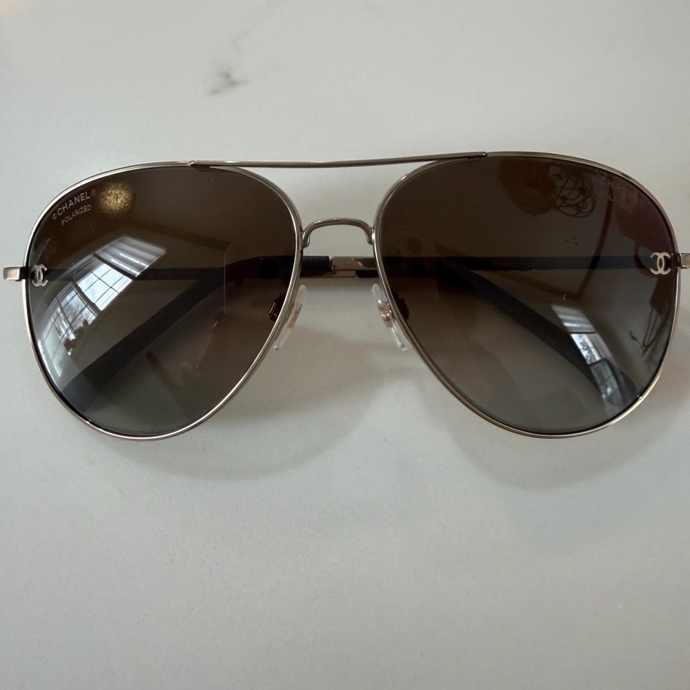 CHANEL Silver Aviator Sunglasses with Dark Lenses